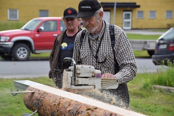 Sågning av plank med solosåg